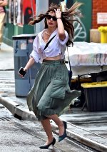 anne-hathaway-on-the-set-of-the-devil-wears-prada-2-in-new-york-city-08-07-2025-2.jpg