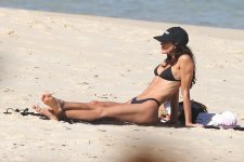 Bruna Marquezine in bikini  (3).jpg