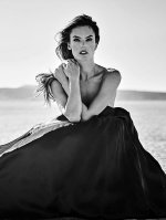 Alessandra_Ambrosio_in_swimwuit_08-20-20250001.jpg