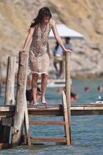 Dakota-Johnson-Feet-8760884.jpg