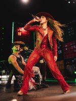 shakira__2025-08-24T155646.000Z_17.jpg