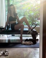 Anne-Hathaway-Feet-8133122.jpg