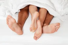 depositphotos_73760825-stock-photo-feet-of-couple-in-bed.webp