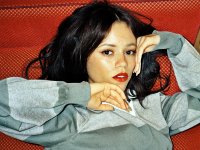 634875880_jenna-ortega-daniyel-lowden-for-vogue-august-2025-4.jpg