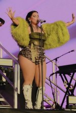 loving-the-thickness-v0-xmi0d4p58zkf1.jpg