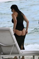 Kourtney Kardashian - Sizzles in Miami! Flaunts Curves  (3).jpg