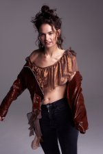 481691555_lilyjames2016glamour341.jpg