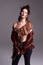 481691586_lilyjames2016glamour343.jpg
