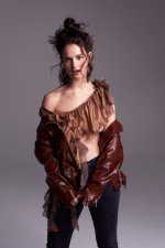 481691590_lilyjames2016glamour344.jpg