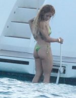Rita_Ora_in_sexy_green_bikini_11.jpg