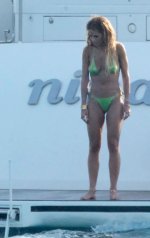 Rita_Ora_in_sexy_green_bikini_17.jpg