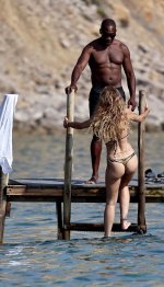 Rita-Ora-Bikini-12.jpg