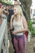 Zara Larsson - was seen smiling as she greeted fans outside her hotel in Rio  (9).jpg