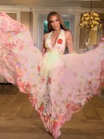 jlo__2025-09-05T062001.000Z_1.jpg