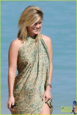 alice-eve-poolside-bikini-in-miami-06.jpg