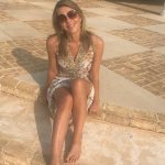 Elizabeth-Hurley-Feet-2947987.jpg