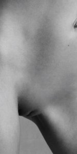 emily_ratajkowski_nude_photoshoot_leaked-BJRHVK_resized_resized.jpg