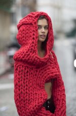 sara_sampaio_street_style007.jpg.579406d1ad02dc189530c787a8d54c7d.jpg
