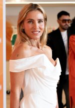 Elsa_Pataky_at_the_Presentation_of_Biotherm_in_Madrid_09-23-2025__17_.jpg