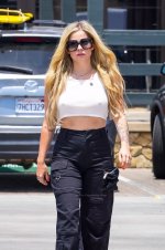 Avril Lvigne Nipples 2.JPG