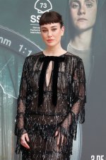 Blanca Suarez at Parecido A Un Asesino premiere  (1).jpg