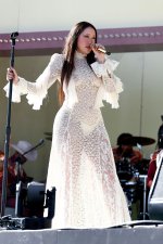 587731679_noahcyrussheercoachella65.jpg