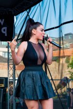 Ruth-Lorenzo-escotazo-curvas-fisico-atractivo-2.jpg