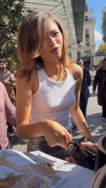 Zendaya greets fans during Paris Fashion Week in Paris, France - Sep 30, 2025 (6).jpg