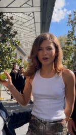 Zendaya greets fans during Paris Fashion Week in Paris, France - Sep 30, 2025 (8).jpg