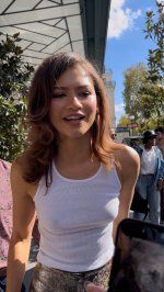 Zendaya greets fans during Paris Fashion Week in Paris, France - Sep 30, 2025 (3).jpg