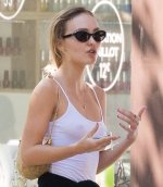 Lily-Rose Depp - in Paris 1__3_.jpg