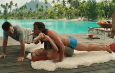 13134462_kristenbell-couplesretreat005.gif