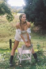 1418850257_NatalieRoser_TessLeopold_Series19(8).jpg.2aa6fee190407a511aeb635ca2ced707.jpg