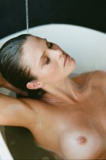 941169608_NatalieJayneRoser_JessWitkampSeries21(20).jpg.a214f373010dce5d52e20fb4e086b0f2.jpg