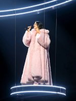 dualipa_official__2025-10-10T183742.000Z_6.jpg
