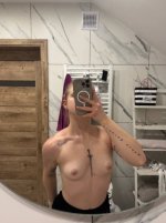 SELF (33009).jpg