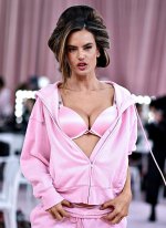 Alessandra Ambrosio 04.jpg