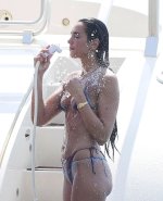 dualipa_official__2025-10-16T190101.000Z_1.jpg