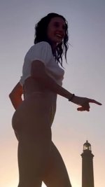 vlcsnap-2025-10-14-17h31m38s692-mariap-r-e (15).jpg