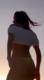 vlcsnap-2025-10-14-17h31m38s692-mariap-r-e (11).jpg