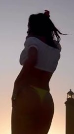 vlcsnap-2025-10-14-17h31m38s692-mariap-r-e (7).jpg