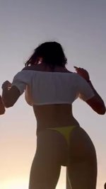 vlcsnap-2025-10-14-17h31m38s692-mariap-r-e (4).jpg