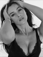 monicabellucci.fan__2025-10-26T190854.000Z_7.jpg