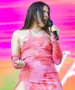 mae muller nipple from birmingham concert 09.jpg