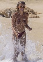 Brooks-Nader-topless-Cabo-04-min.jpg