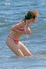 Bella_Thorne_1.jpg