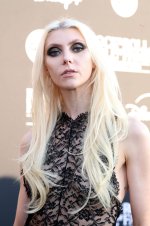 taylor-momsen-nipples-see-through-lace-dress-rock-hall-015.jpg