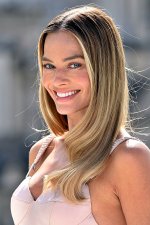 Margot Robbie 1.jpg