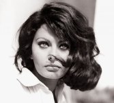 600full-sophia-loren.jpg