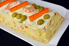 ensaladilla rusa con marisco..jpg